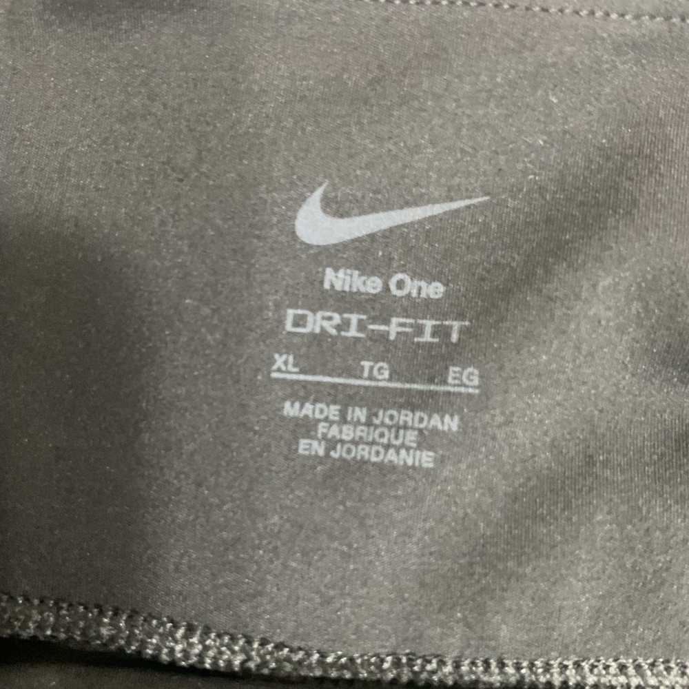 Nike Dri-Fit womens size medium black Power High Rise Capri Leggings - Picture 6 of 9
